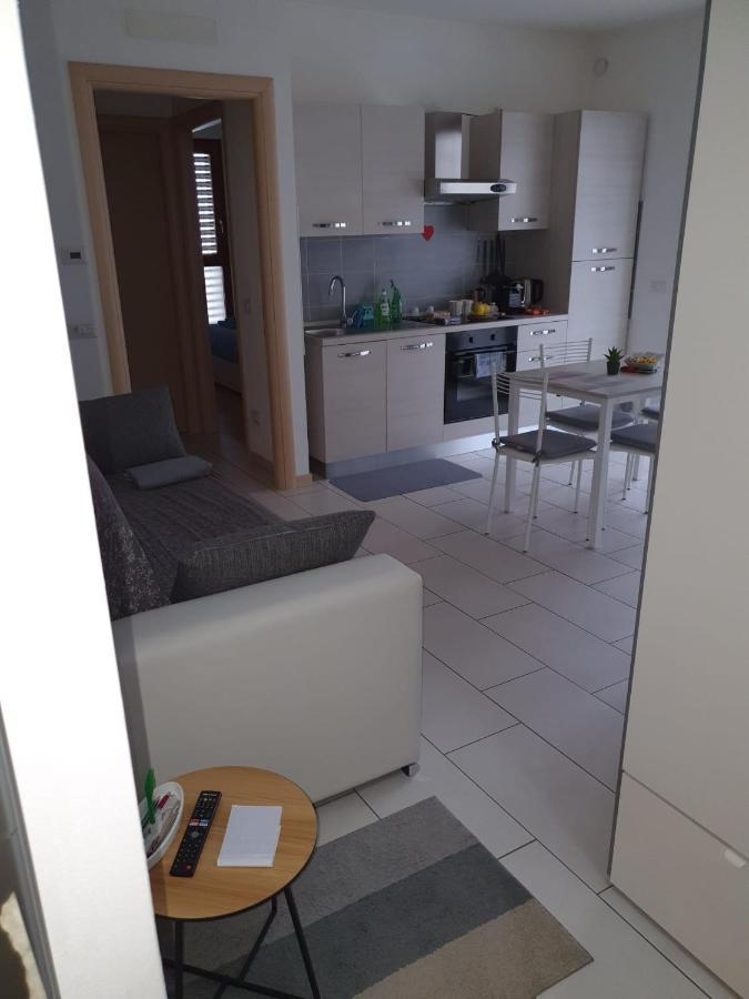 Bilocale Luminoso, Ottima Posizione Sondrio Exterior foto
